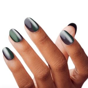 🍀KISS Gel Fantasy Magnetic Press On Glue Nails - Dial Me